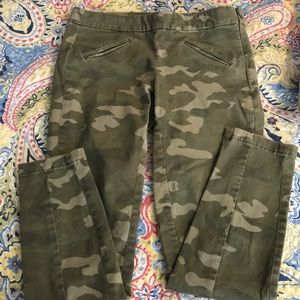 Gap Super Skinny Camo Pants